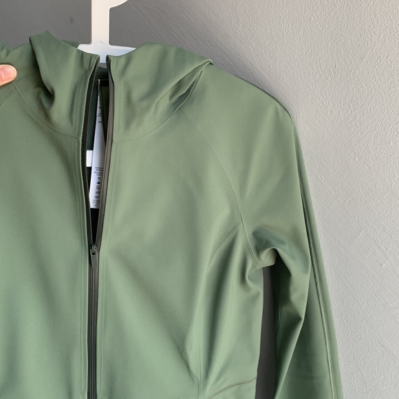 Lululemon glyde along jacket - Picture 6 of 6